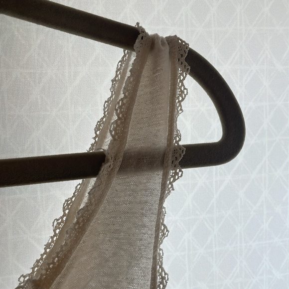 Vintage Sheer cami - Picture 3 of 4